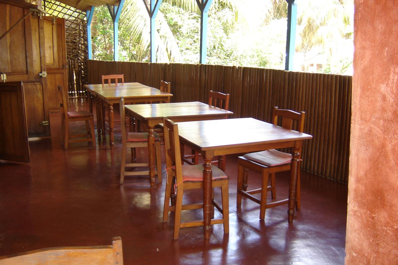 אמבהטולואקה Hotel La Caravelle מראה חיצוני תמונה